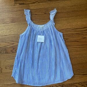 Beach lunch lounge  blue shirt